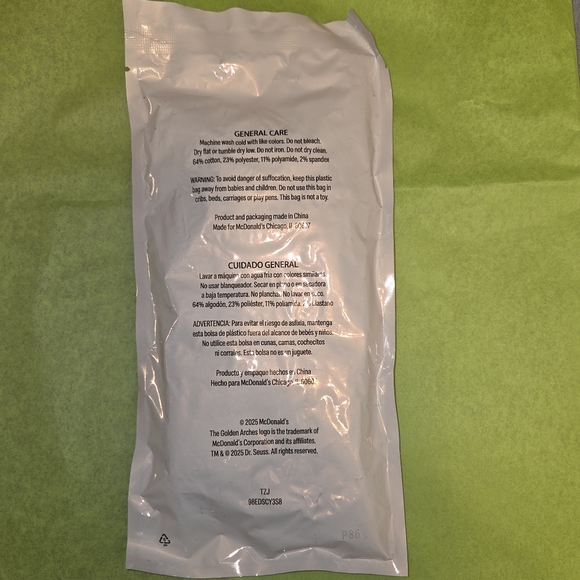 SEALED McDonald's "The Grinch Meal" Socks Blue - Picture 3 of 5